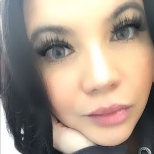 Meet your Posher, Cassandra